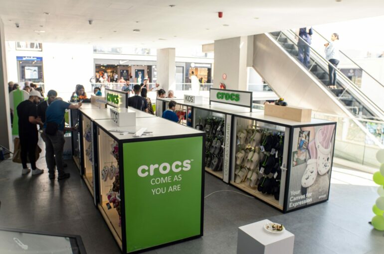 Premium Brands lance le premier kiosque Crocs en Algérie